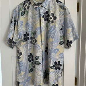 Silk blend CoolMax textured short sleeve camp shirt